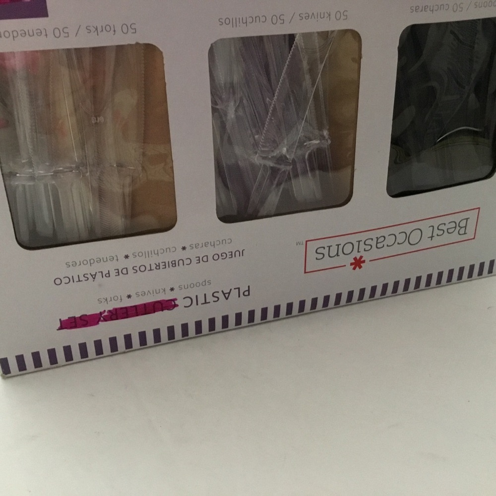 Plastic knives. Bulk